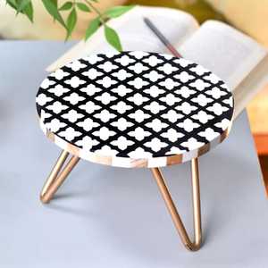 Support à Gâteau Moderne en Bois de Résine avec Motif Horizontal Artisanat en Bois par FAIZA CRAFT - Product Image 1