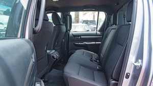 Neuf / Occasion BLANC 2023 TOYOTA HILUX GR SPORT 360 Caméra arrière Capacité de charge 31-40T Émissions Diesel / Essence Automatique - Product Image 4