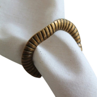 Unique Métal Or Épais Filaire Designer Table De Mariage En Acier Inoxydable Élégant Rond De Serviette De Haute Qualité Royal Rond De Serviette