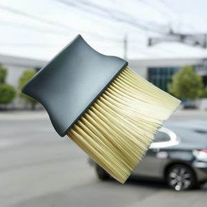 Brosse de nettoyage automobile pour le dépoussiérage des grilles de ventilation avec embout souple - Product Image 3