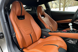 Lotus Emira V6 First Edition 2024 d'occasion en parfait état, conduite à gauche, sièges en cuir, caméra de recul - Product Image 5