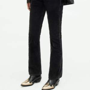 Vente en gros de haute qualité Jeans slim décontractés évasés pour femme à taille haute et à jambes larges - Product Image 4