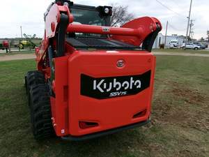 Kubota SSV75 Cargador de dirección deslizante con ruedas cerradas de 3 toneladas con bomba de engranajes de motor Changchai como componentes principales de alta eficiencia - Product Image 4