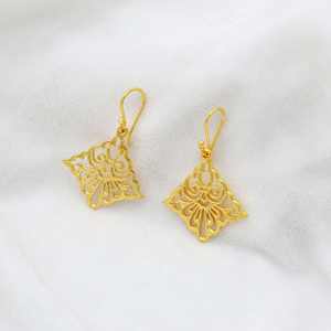 Boucles d'oreilles pendantes en laiton pur losange floral exclusif 18 carats plaqué or bijoux déclaration de mode breloques tendance pour les femmes - Product Image 2