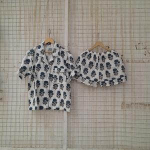 ชุดนอนเด็กผ้าฝ้ายพิมพ์ลายคุณภาพสูง เสื้อแขนสั้นและกางเกงขาสั้น ชุดนอนเด็กใส่สบาย - Product Image 2