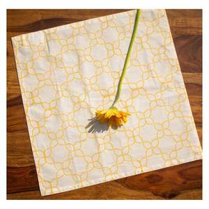 Servilletas de Mesa Absorbentes de Algodón Orgánico Amarillo, Teñidas Lisas, de Alta Calidad, Tamaño y Color Personalizables, Diseño Moderno para Uso en el Hogar y Bodas - Product Image 1