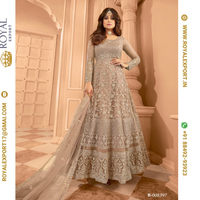 Lehenga Choli Fournisseur indien de filet spécial pour vêtements de mariage de créateurs de mode magnifiques et luxueux avec broderie