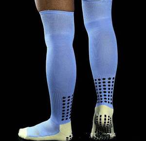 Elegantes calcetines deportivos de punto de Color sólido con logotipo personalizado antideslizante calcetines de tobillo de secado rápido último diseño para adultos - Product Image 2