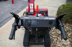 Precio de fábrica: Quitanieves de dos etapas con motor de gasolina de 4 tiempos, aspirador, recipiente a presión PLC, barrido de nieve, engranaje de rodamiento, 1 año de garantía - Product Image 5