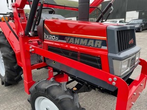 Ce FX-20D Yanmmar d'occasion est un petit tracteur avec un env. Moteur 20HP. Équipé d'un 4WD qui peut être commuté - Product Image 2