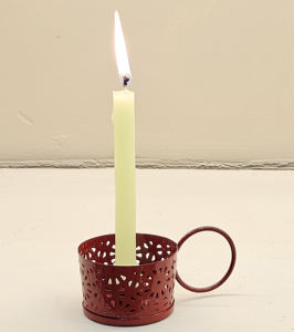 Bougeoir à découpe en métal jaune avec poignée Porte-bougie en fer décoratif pour décoration de maison et de table - Product Image 4