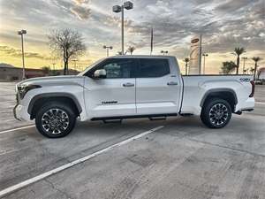 Toyota Tundra Limited CrewMax Cab LB 4WD 2024 D'OCCASION PROPRE - Product Image 4