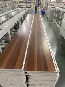 Mattonelle del soffitto del <span class=keywords><strong>PVC</strong></span> di alta qualità interna per la decorazione della sala di legno grano di laminazione a prova di umidità pannello - Product Image 6