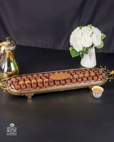 Plateau de cadeaux élégant en métal pour le Ramadan, assortiment de sucreries arabes et de chocolats de qualité supérieure avec poignée décorative