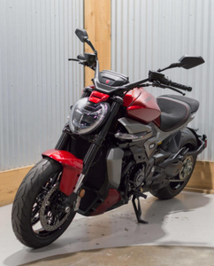 2026 Líder en subastas comerciales XDiavel V4 Burning Red 1,158cc 168hp 124kW 10,750rpm Listo para enviar - Product Image 2