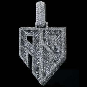 Colgante de Plata 925 Personalizado con Logotipo de Escudo y Diamante Moissanita, Joyería Hip Hop para Cadena Cubana, Regalo - Product Image 1
