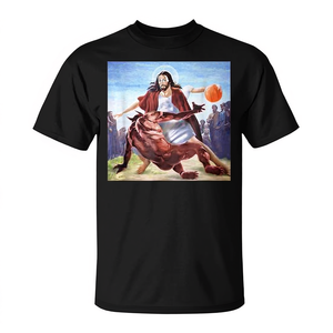 Camiseta de manga corta con cuello redondo y estampado digital de Jesús crucificado contra el diablo, regalo religioso para mujeres cristianas. - Product Image 2