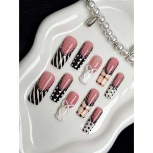 Faux ongles vintage élégants au design rétro pour femmes soucieuses de la mode - Product Image 3
