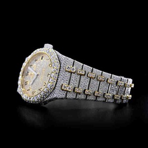 Reloj Deportivo Moderno con Diamantes Moissanite, Estilo Hip Hop, Caja de Acero Inoxidable Completamente Adornada, Pantalla Analógica, Esferas Personalizadas, Accesorio de Lujo - Product Image 3