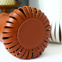 Brûleur à Bakhoor en Céramique Haut de Gamme avec Design en Cuir Lacé, Utilisation Aromatique, Taille 4 Pouces, Encens Américain Fabriqué en [lieu de fabrication]