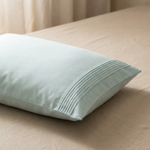 Taie d'oreiller en soie 100% premium (50x70 cm) avec un élégant détail plissé - Literie anti-âge et soin des cheveux - Product Image 3