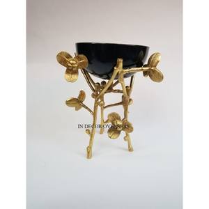 เตาเผาธูปหอมสำหรับงานภายนอกเคลือบด้วยผงสีดำเคลือบทองภายใน - Product Image 6