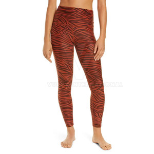 Venta directa de fábrica Legging de yoga transpirable de cintura media para mujer Logotipo personalizable más vendido Ropa de fitness informal - Product Image 2