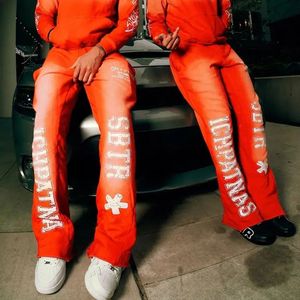 เสื้อมีฮู้ดและกางเกงวอร์มวินเทจแบบกำหนดเองชุดวิ่งชุดวอร์มสองชิ้นพิมพ์ลาย DTG กางเกงบานสูทสำหรับผู้ชายซักด้วยกรดซีดจากแสงแดด - Product Image 3