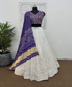 Luxueux ensemble Lehenga Choli travaillé au diamant pour les mariées de mariage grandeur étincelante et glamour inégalé - Product Image 4