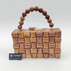 Pochette en bois élégante pour accessoires de mariée Look de mariage élégant par Tradebyd - Product Image 2