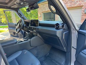 Toyota Land Cruiser 2024 Impecable, Primera Edición - Product Image 2