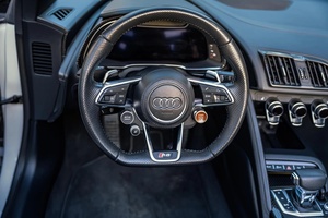 Audi R8 Spyder V10 Performance Quattro Cabriolet 2021 certifiée, d'occasion en excellent état, boîte automatique, conduite à gauche, turbo électrique foncé - Product Image 4