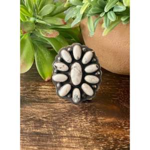 Bague Bobby Johnson en argent sterling avec turquoise Buffalo blanche, taille 7, sertie clos, en laiton, bijoux de mode - Product Image 1