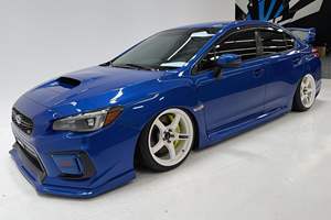 Subaru WRX Premium 2020 d'occasion en excellent état, 1-25000 milles, boîte manuelle 6 vitesses, turbo Flat-4, conduite à gauche, intérieur foncé, sièges en cuir, jantes R19 - Product Image 3