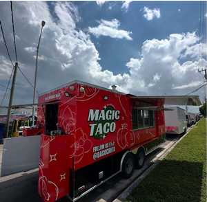 รถบรรทุกอาหารเคลื่อนที่เคลื่อนที่เคลื่อนที่ได้พร้อมอุปกรณ์ครัวครบครัน - Product Image 3