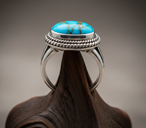 Anillo de Plata de Ley 925 con Turquesa, Piedra Central Cabujón, Joyería Artesanal con Piedras Preciosas, Regalo para Uso Diario - Product Image 2