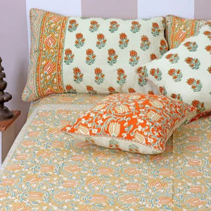 Funda De Almohada decorativa Floral Mughal bloque de mano impreso en Coral para uso doméstico o hotelero para decoración de hospitales también - Product Image 1