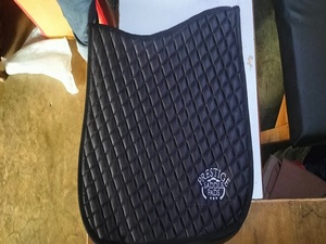 Mantilla de Calidad Premium para Silla de Montar Inglesa Colección de Verano Multiusos para Salto con Diseño Personalizado que Garantiza una Monta Cómoda y Segura - Product Image 4