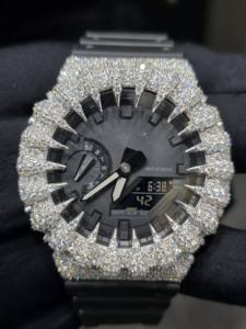 Reloj de Diamantes Moissanite VVS D de Alta Calidad, Estilo Hip-Hop de Lujo, Diseño Iced Bus, Bisel de Acero Plateado, Pantalla Digital con Diseño de Garra - Product Image 1