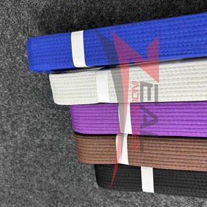Ceintures de jiu jitsu personnalisées neuf lignes de couture étiquettes tissées personnalisées broderie couleur rayures classées ceintures bjj fabriquées au Pakistan - Product Image 4