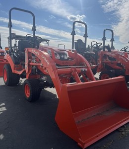 Tractor compacto Kubota BX23 con cargador frontal, retroexcavadora, cortacésped eficiente, equipo agrícola en venta. - Product Image 5
