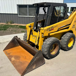 Venta al por Mayor de Cargadora Compacta Gehl 4835SXT RT135 con Motor Diésel de Alto Rendimiento, Sistema Totalmente Hidráulico, Gran Resistencia - Product Image 1