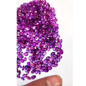 Lot de 690 pierres précieuses naturelles de qualité IROC : rubis, rhodolite, grenat, formes ovales et poire facettées (4x3mm, 5x3mm, 6x4mm), 170 carats, coupées, à 136 $ US - Product Image 1