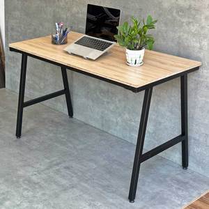Escritorio Minimalista de Madera Contrachapada SPD68203 de 120x60cm con Patas de Hierro en Forma de A para Dormitorio, Hotel u Oficina - Product Image 2