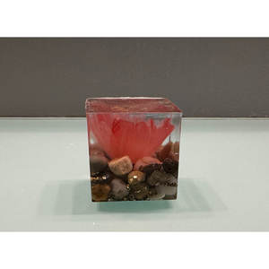 Cubo de Resina Eternal Bloom, Artesanía Única y Duradera, Accesorio Decorativo - Product Image 2