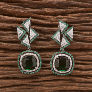 Achetez en ligne la qualité d'exportation de la belle boucle d'oreille classique en pierre nano en zircon cubique avec placage noir - Product Image 3