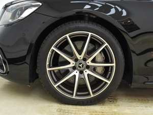 รถยนต์มือสองปี 2025 รุ่น S560 V8 เครื่องยนต์ 4 ลิตร เกียร์อัตโนมัติ ระบบควบคุมความเร็วอัตโนมัติ (ACC) เบาะหนัง สีเข้ม ตัวเลือกขับเคลื่อนล้อหน้า/ขับเคลื่อนสี่ล้อ (FWD/AWD) หลังคาซันรูฟ กล้องมองหลัง 360 องศา - Product Image 4