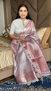 Sari classique ethnique en soie Georgette avec richement orné de motifs Pallu, drapé en fausse fourrure, et pièce de chemisier contrastante, idéal pour les fêtes - Product Image 3