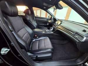 รถยนต์มือสองพรีเมียม ลดราคาพิเศษประจำฤดูกาล 2024 พร้อมส่ง ไม่มีอุบัติเหตุ สภาพดี - Product Image 3