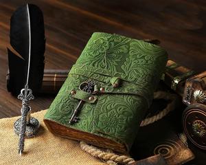 Fleur de jardin Cadeau Nouveaux beaux journaux en cuir vert, carnet ou carnet de croquis Vintage Antique Book - Product Image 1